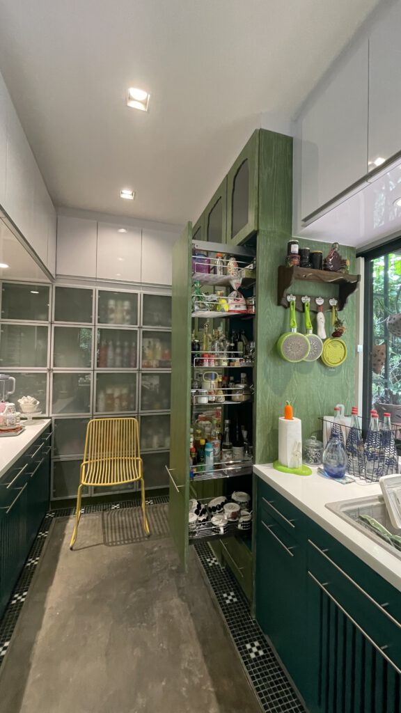 ครัวสีเขียว Jungle Green ผลงานออกแบบภายใน โดย Maji Studio