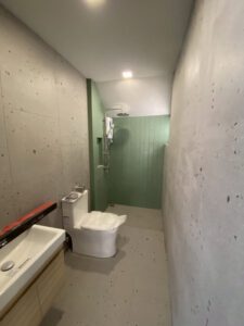 งาน Built-in ห้องน้ำกระเบื้องเขียว เสร็จสมบูรณ์ โดย Maji Studio