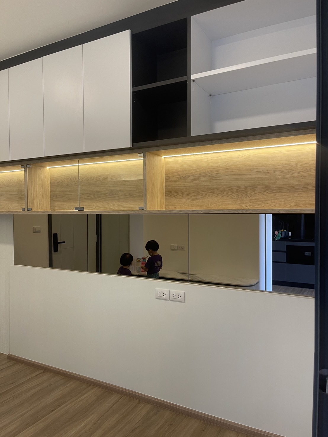Majistudio - ออกแบบตกแต่งภายในคอนโดมิเนียม